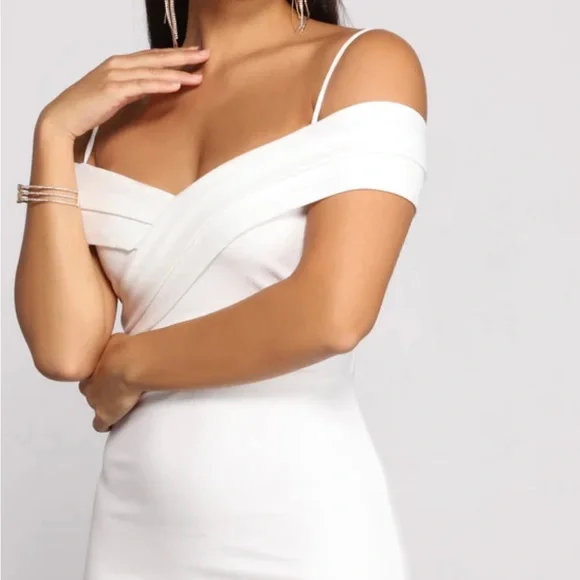 Formal Off-The-Shoulder Crepe Midi Dress - Picture 2 of 3